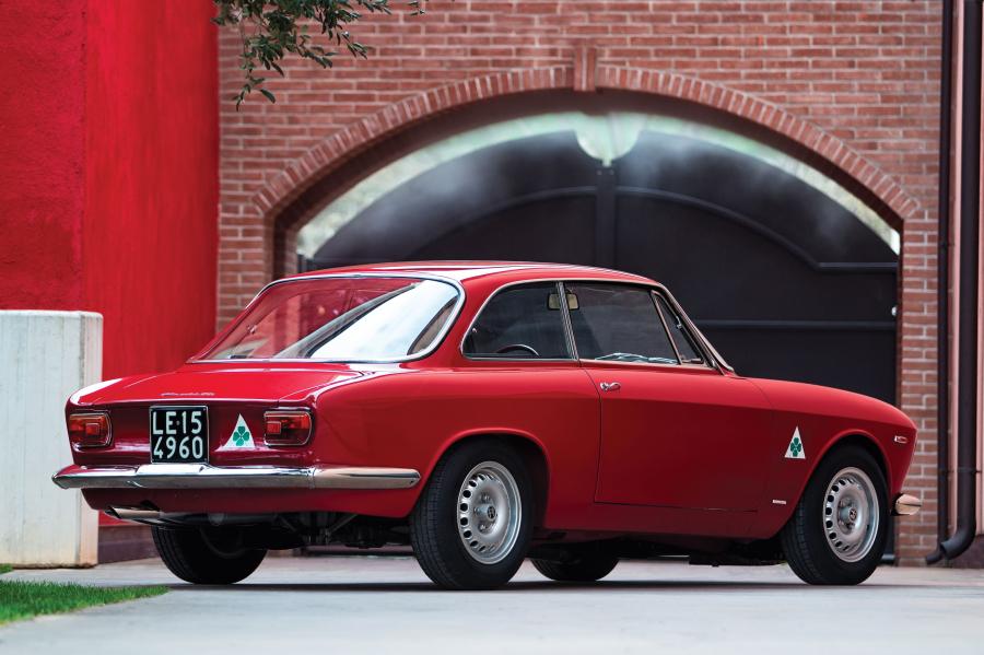  Alfa Romeo Giulia Sprint GTA (105.32) 1965 года  (фото 6 из 23)